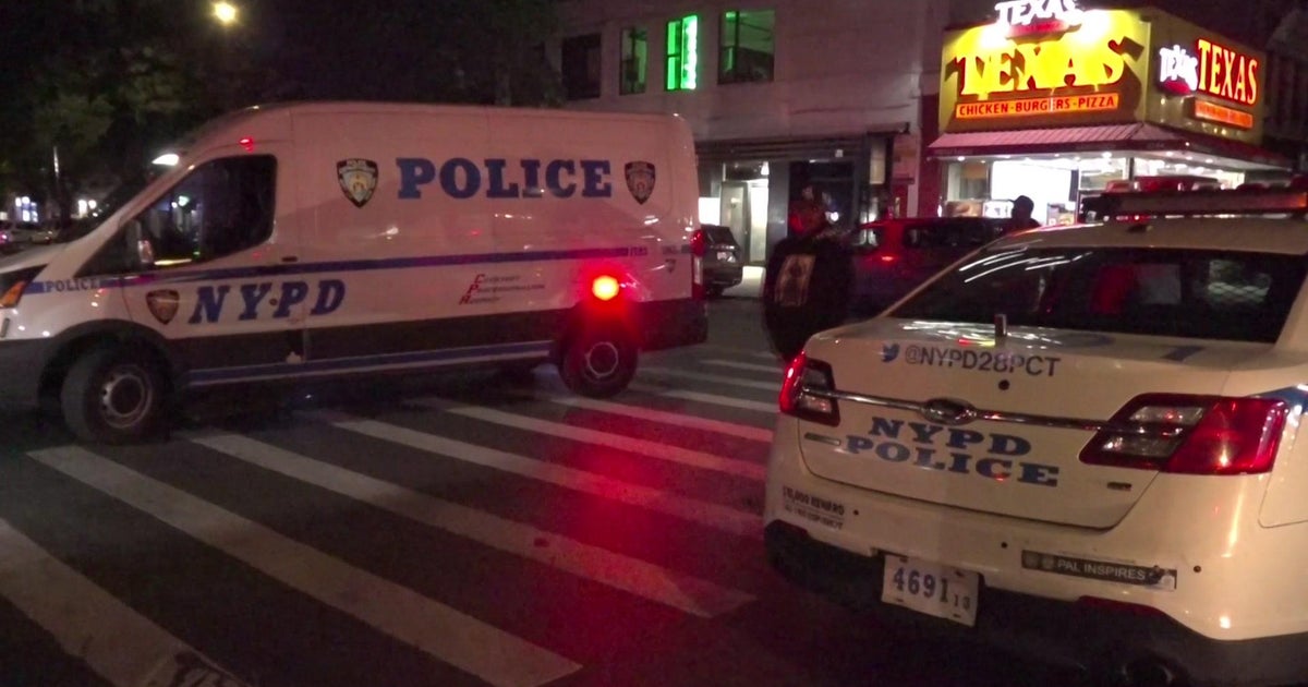 Search for gunman after 4 men shot on Harlem sidewalk - CBS New York