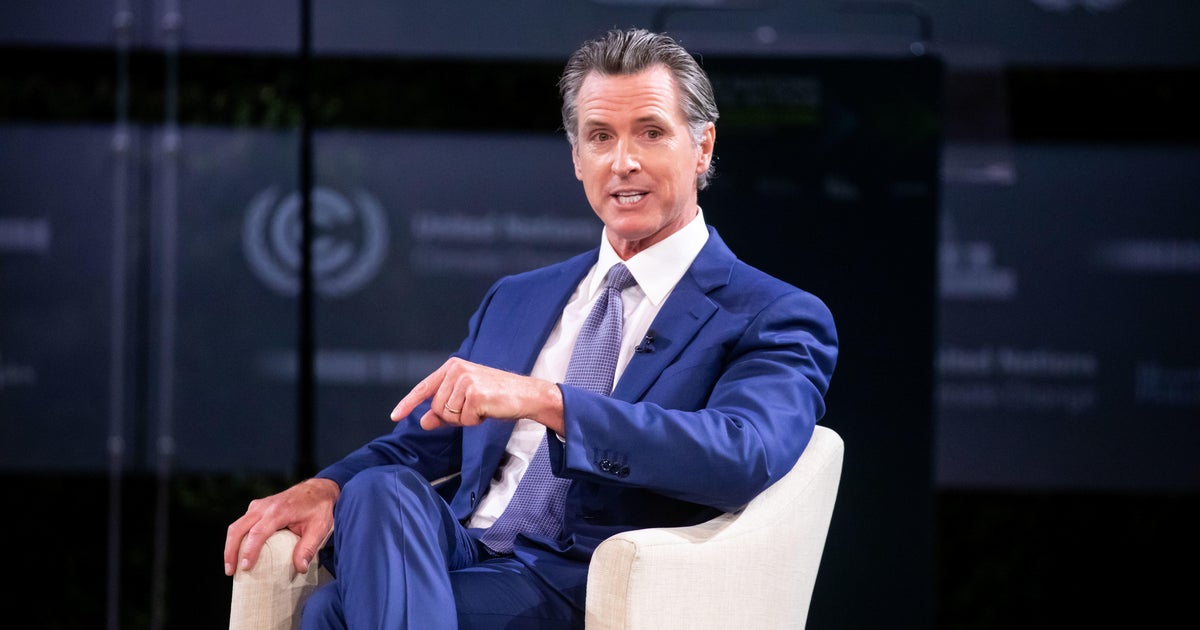 Gov. Newsom has California switch early to winter-blend of fuel as gas prices cross $6