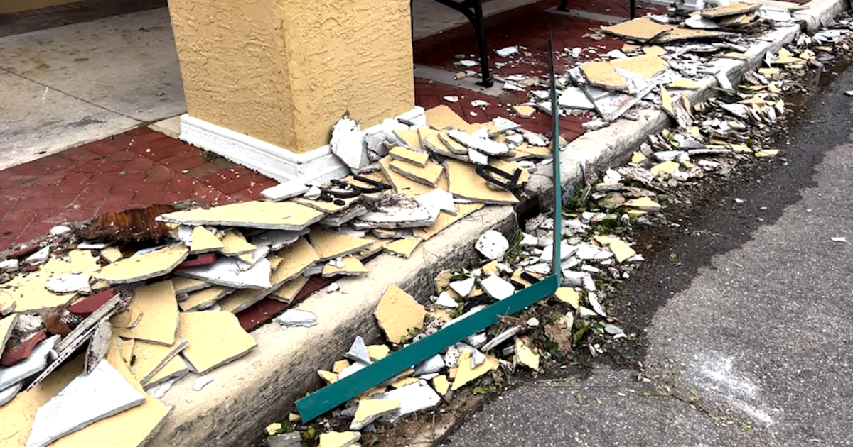 Residents in Venice Florida start cleaning up after Hurricane Ian CW