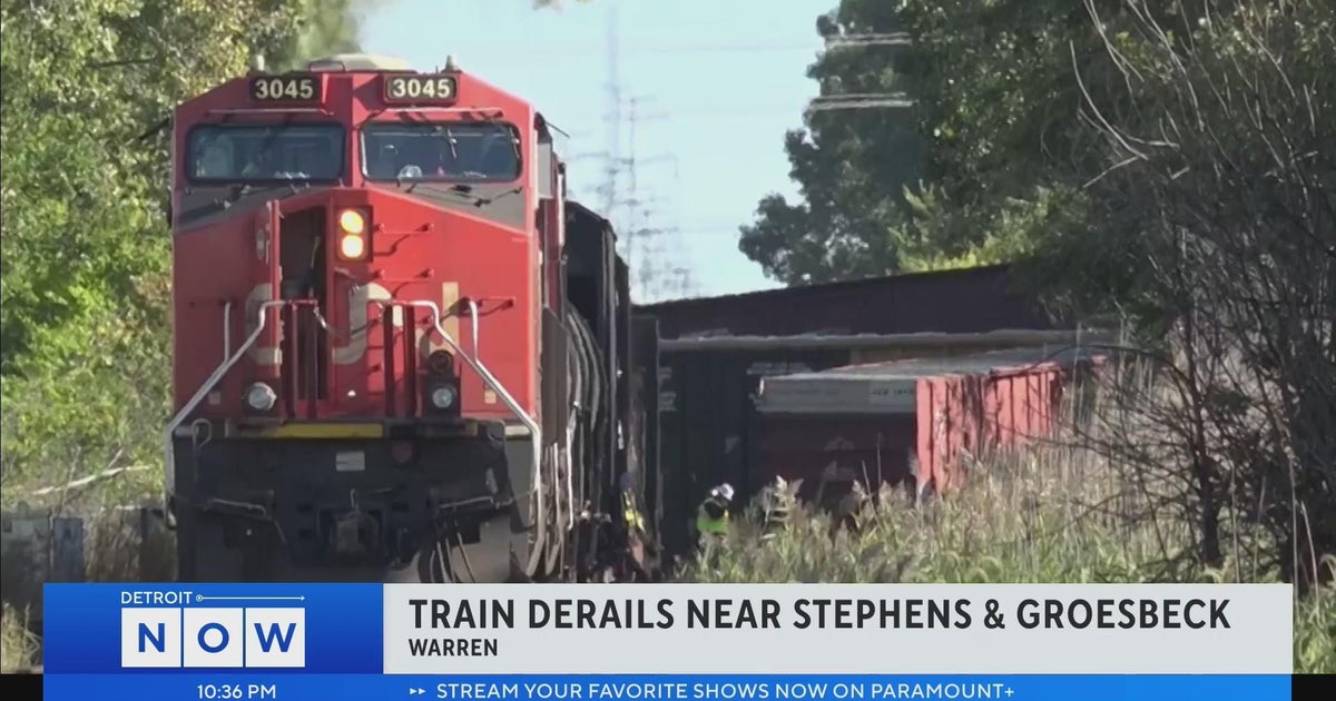Train derailment in Warren leaves dozen cars off tracks; closes several