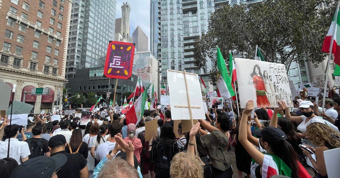 Rallies continue across Los Angeles in support of Iranian people CBS