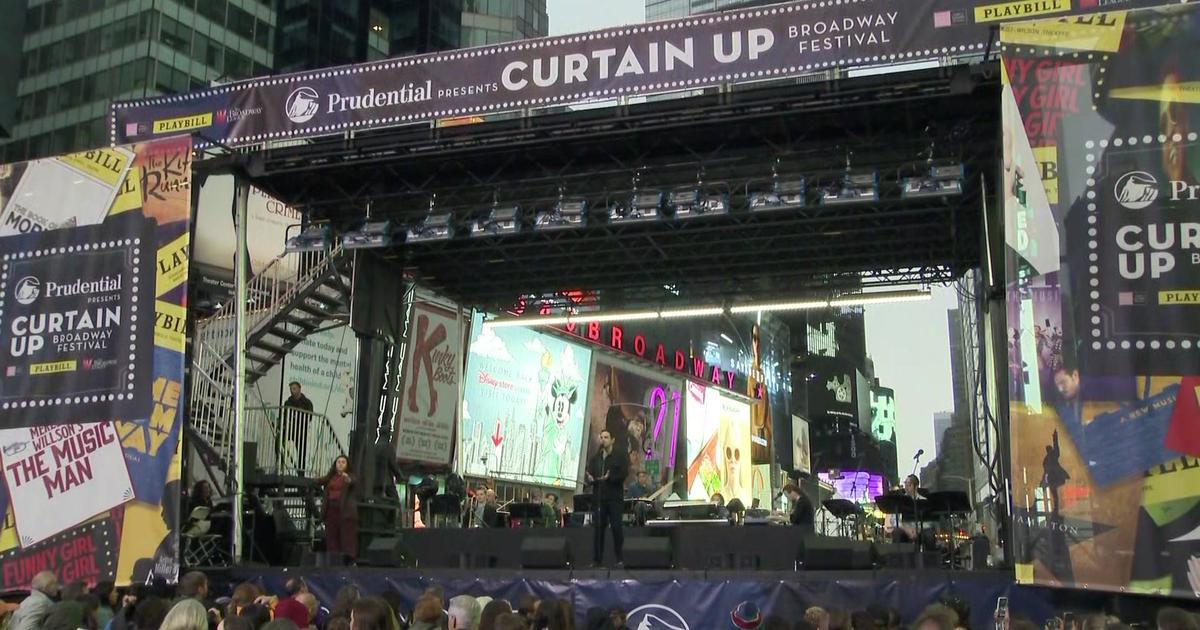 Broadway stars take the stage in Times Square for benefit concert CBS