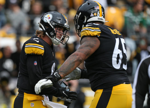 Pittsburgh Steelers quarterback Kenny Pickett celebrates after scoring a  touchdown against the New York Jets during an NFL football game at Acrisure  Stadium, Sunday, Oct. 2, 2022 in Pittsburgh, Penn. (Winslow Townson/AP