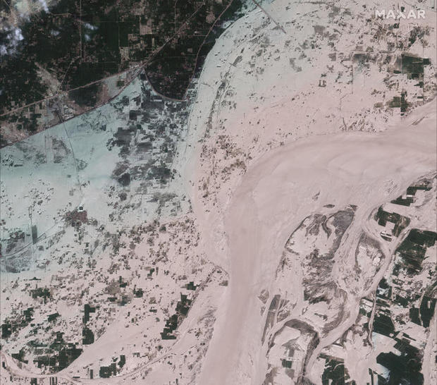 02-overview-of-indus-river-flooding-rajanpur-pakistan-28august2022-wv2.jpg 