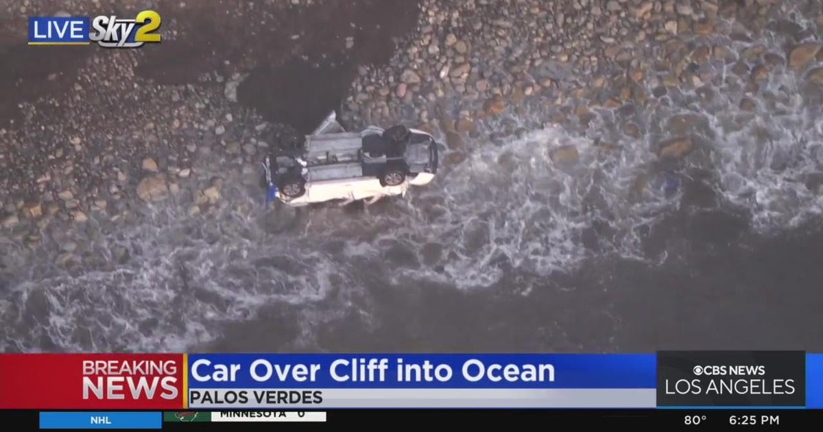 Driver killed after car plunges over cliff into ocean in Palos Verdes