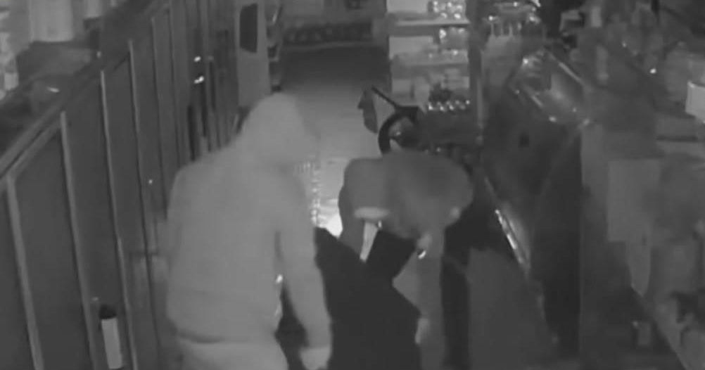Caught On Video: Suspects steal ATMs, $40,000 in Brooklyn & Queens ...