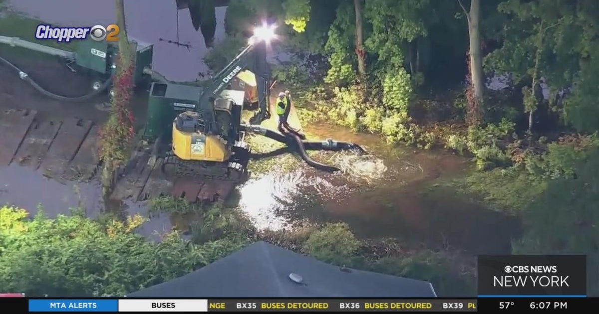 Water main break in Nutley, New Jersey, still gushing water - CBS New York