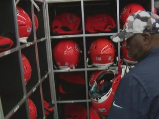 NFL on X: The @ChicagoBears are debuting their alternate orange helmets  with the orange jerseys for #TNF 