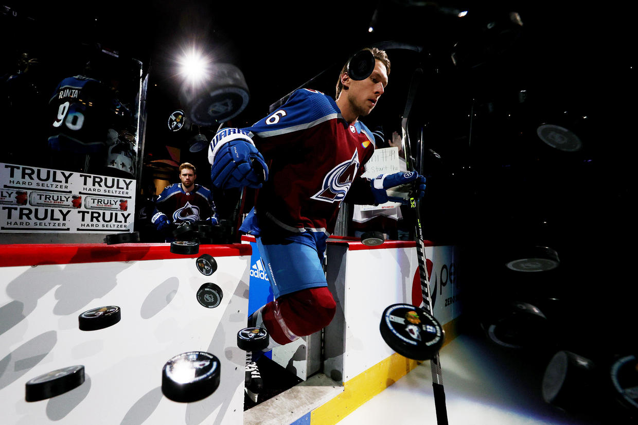 Colorado Avalanche Raise Stanley Cup Championship Banner Into Ball Arena Rafters Cbs Colorado 