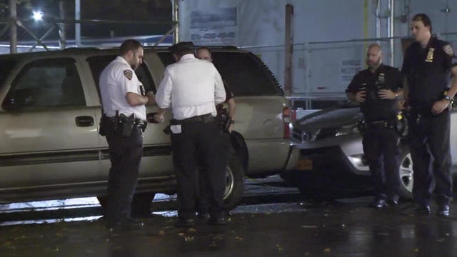 nypd-officers-struck-by-car-in-bronx.jpg 