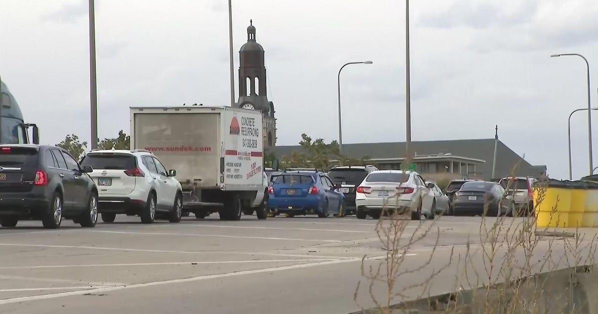 Two lanes of inbound Kennedy Expressway closed for emergency pavement