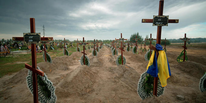 Burying and remembering those lost in a Ukrainian city attacked by the Russians 