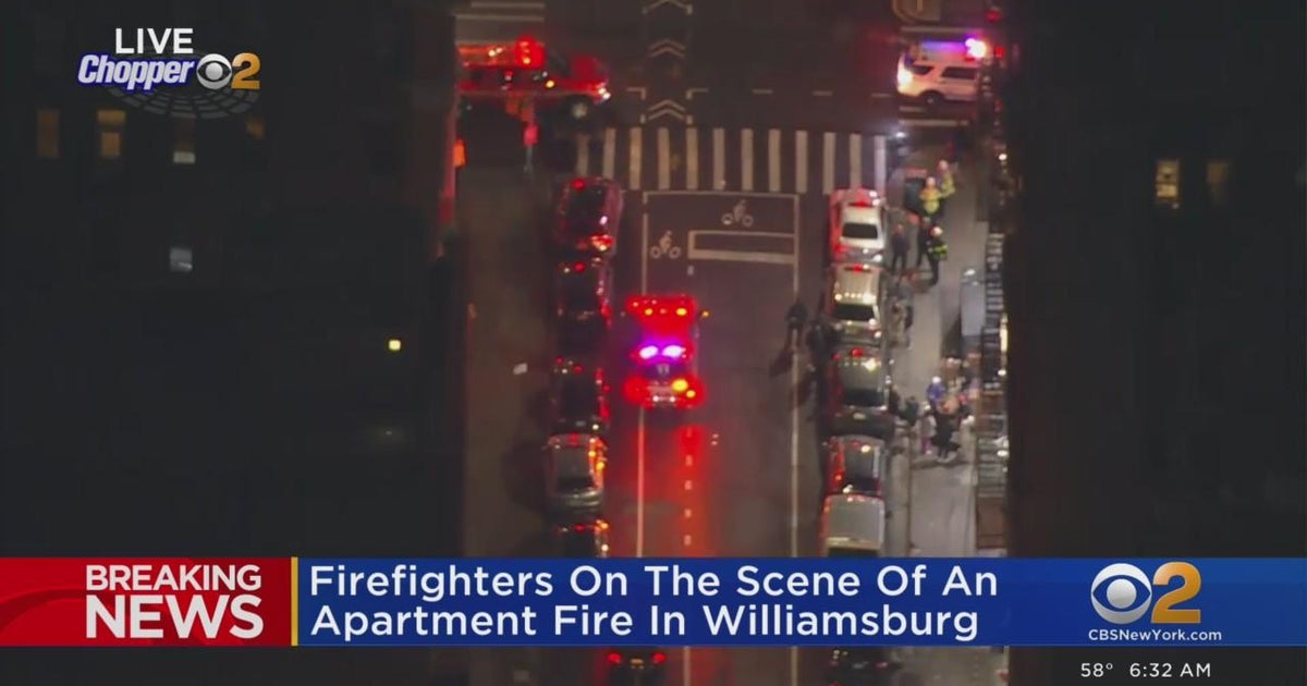 4 hurt in Brooklyn fire - CBS New York