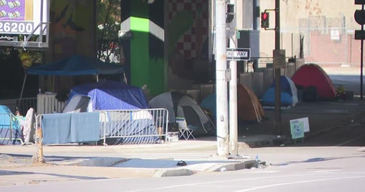 Advocates for homeless hold protest at Baltimore City Hall - CBS Baltimore