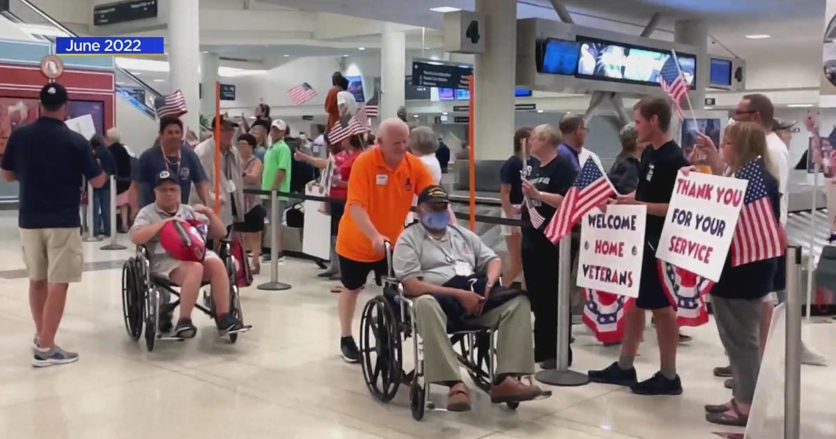 Honor Flight Chicago sends over 100 veterans to Washington D.C. for final trip of the season