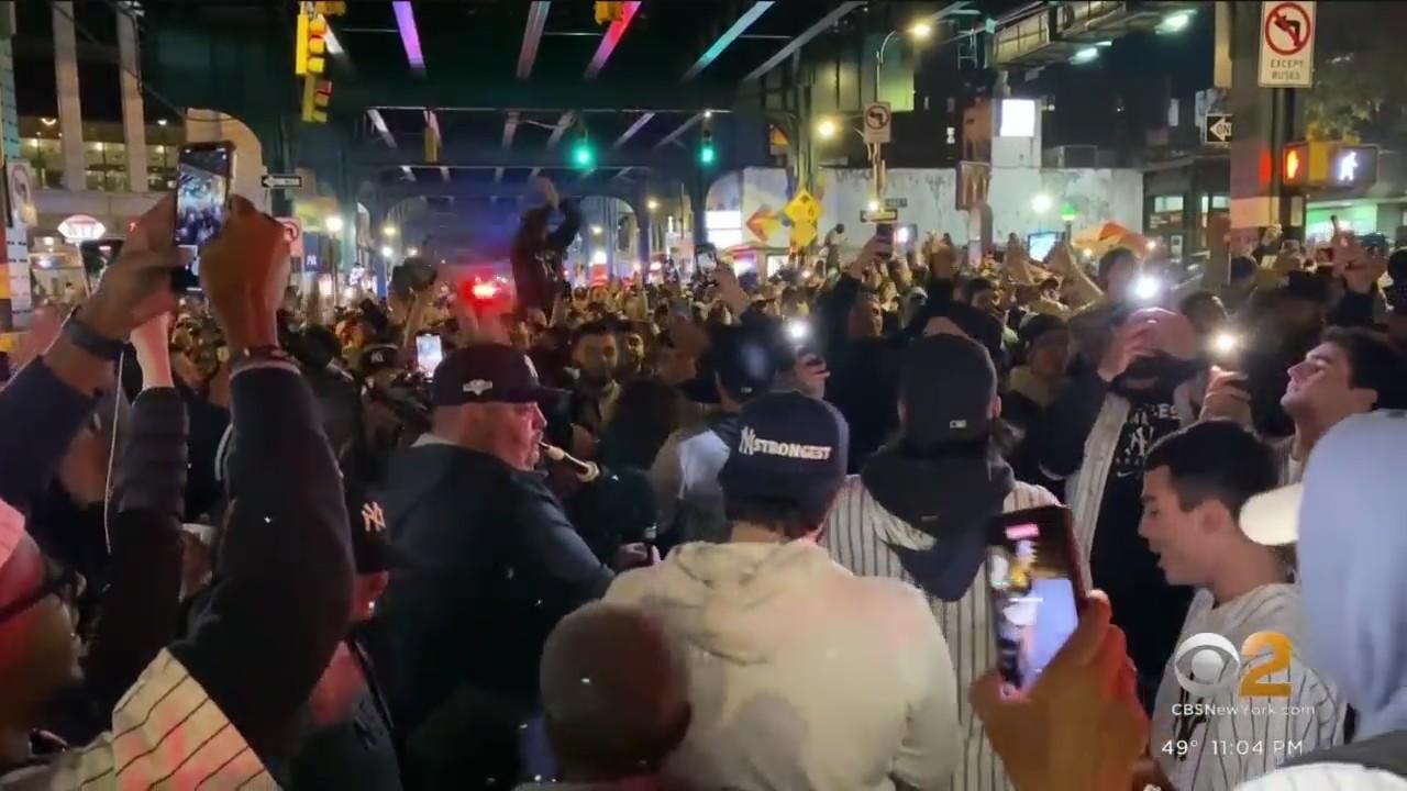 Fans celebrate Yankees win against Guardians - CBS New York