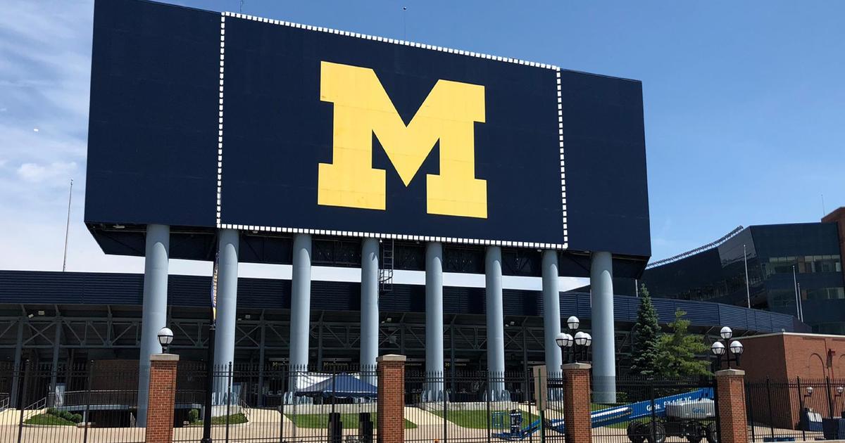File:Ray Fisher Stadium scoreboard University of Michigan Ann Arbor.JPG -  Wikipedia