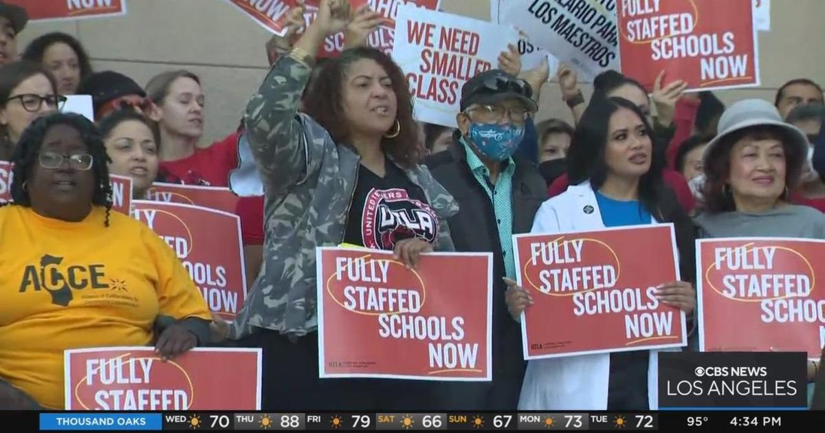 UTLA members picket in the midst of contract negotiations with LAUSD