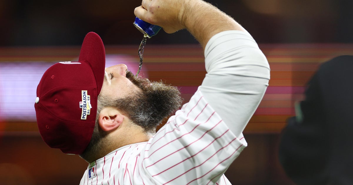 Watch: Eagles' Jason Kelce pounds a beer during Game 2 of NLCS