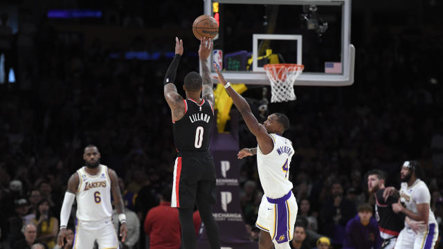 Portland Trail Blazers v Los Angeles Lakers 