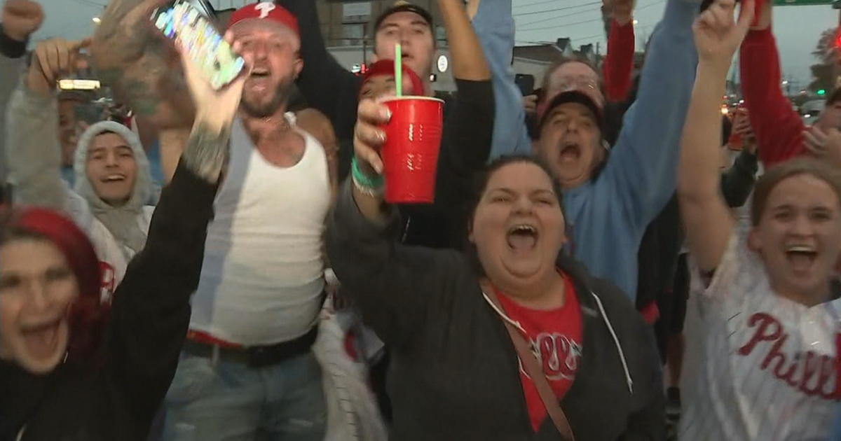 Phillies fans dip into wedding fund to attend Game 3 of NLDS: My mom was  mad - CBS Philadelphia