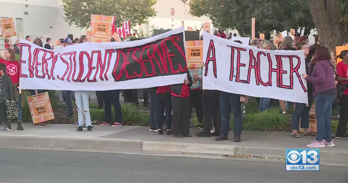 Twin Rivers School District teachers demanding better pay, more support for students