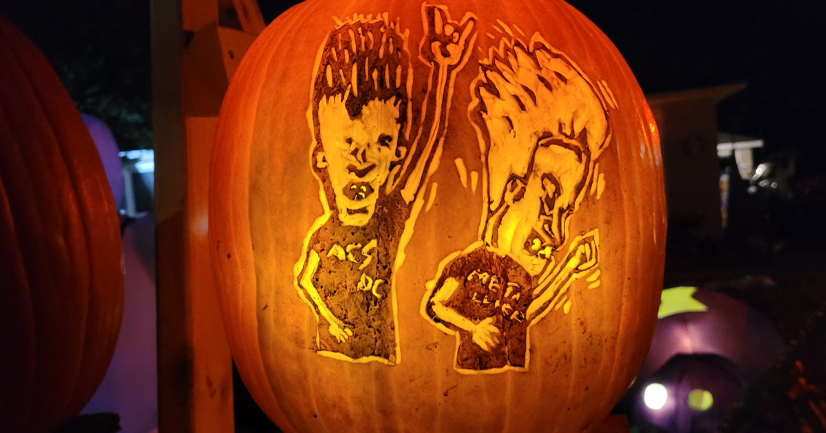 Minnesota Vikings - Pumpkin Carving Time Lapse 