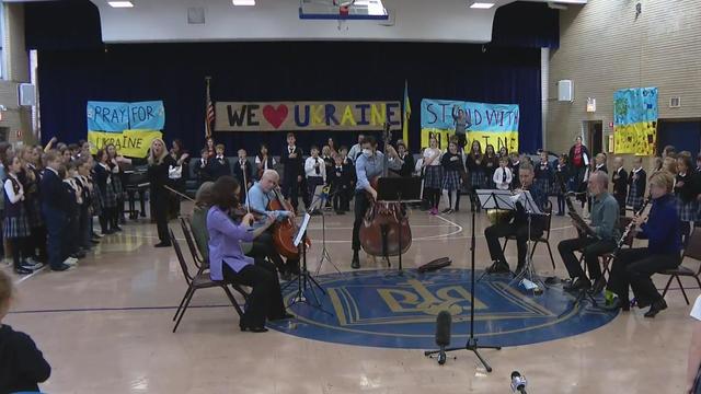 Lyric Opera musicians perform for Ukrainian students 