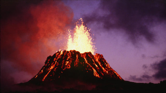 Pu'u 'O'o cinder-and-spatter cone, Kilauea Volcano, 1983 
