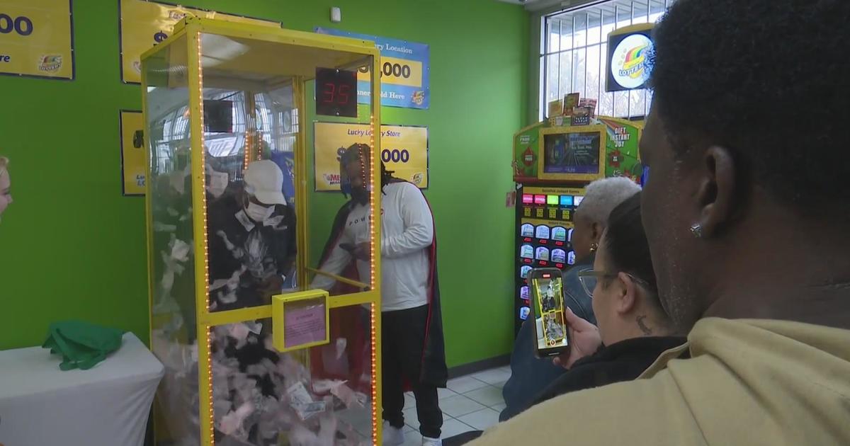 At Chicago Lucky Mart, contestants try to grab chance at $1 billion ...