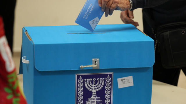 cbsn-fusion-israeli-voters-head-to-the-polls-today-for-the-countrys-fifth-election-in-less-than-four-years-thumbnail-1427164-640x360.jpg 