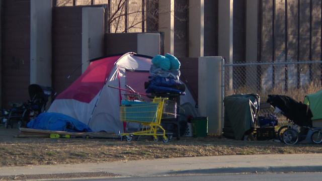 raw-110222-cedar-riverside-encampment-eviction-broll-black-00-01-2027.jpg 