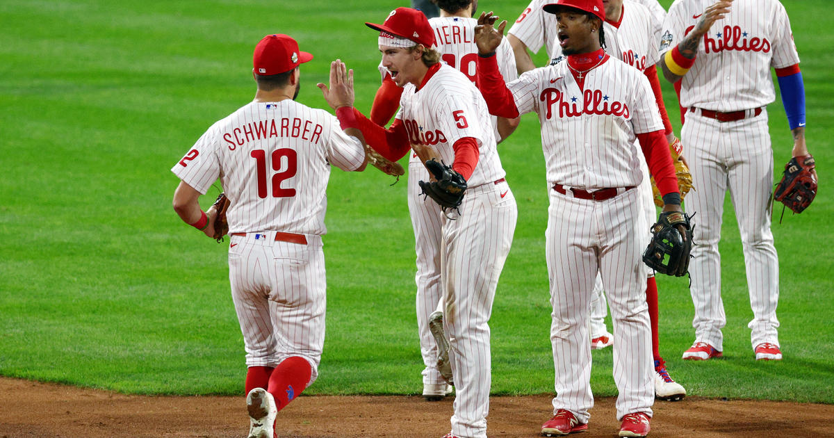 Phillies use 5 home runs to take 2-1 series lead over Astros