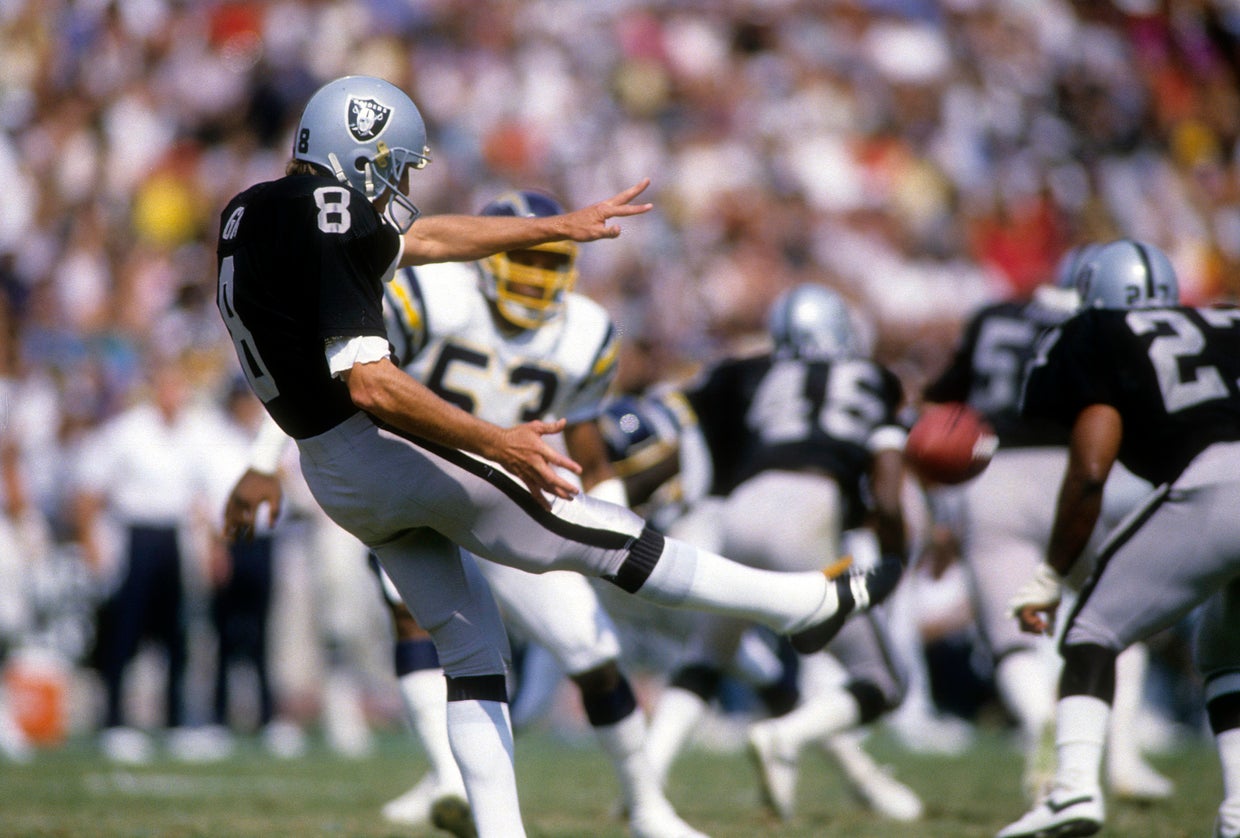 Ray Guy, first Pro Football Hall of Fame punter, dies at 72 - CBS Los ...