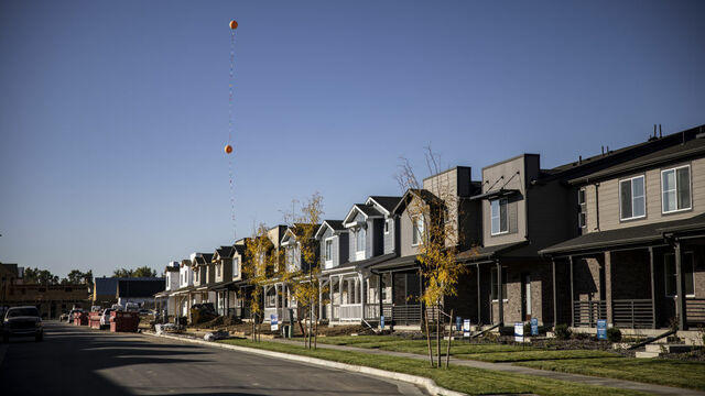 cbsn-fusion-mortgage-rates-dip-for-the-first-in-months-as-federal-reserve-announce-interest-rate-hike-thumbnail-1433923-640x360.jpg 