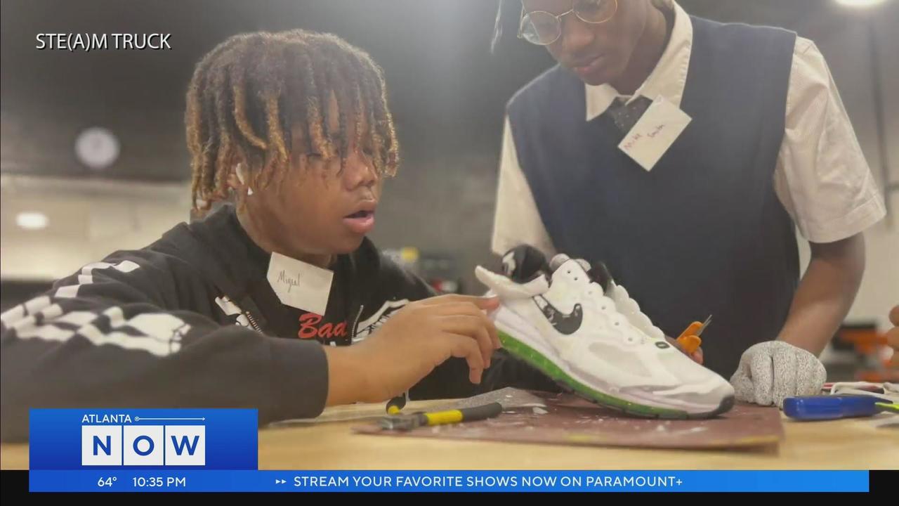 Por qué no estornudar cama Local students design sneakers through SNIPES Young Geniuses Innovation Lab  - CW Atlanta
