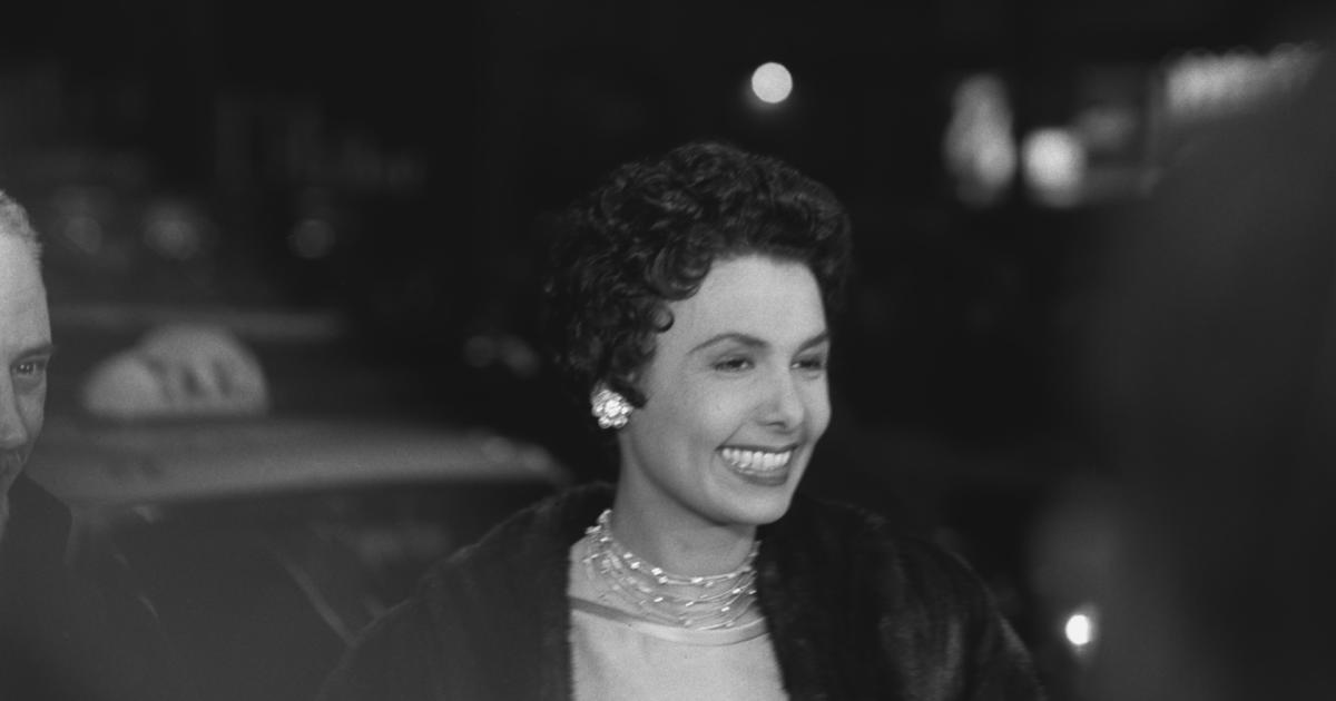 Lena Horne, a "trailblazer" of the arts, becomes first Black woman with Broadway theater named after her