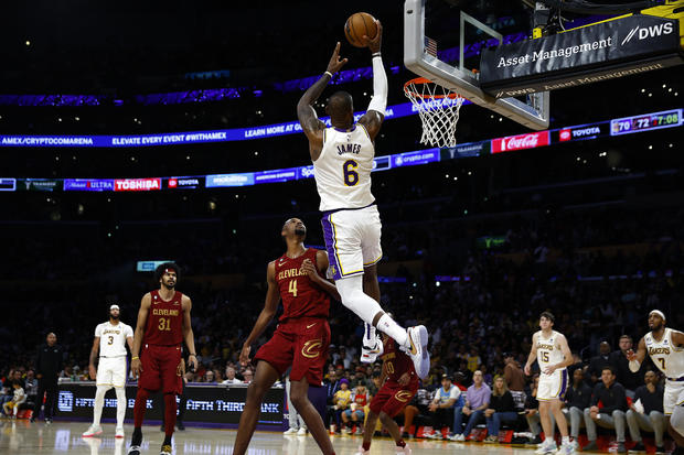 Cleveland Cavaliers v Los Angeles Lakers 