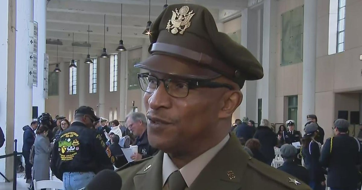 Chicago honors veterans at Soldier Field ceremony CBS Chicago