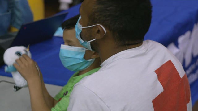 1110-cbsn-migrants-1457233-640x360.jpg 