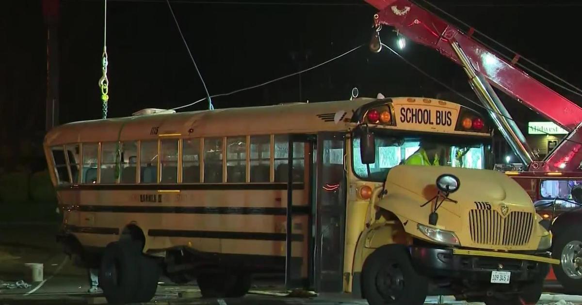 St. Ignatius College Prep hockey team injured after crash in Northeast, Indiana