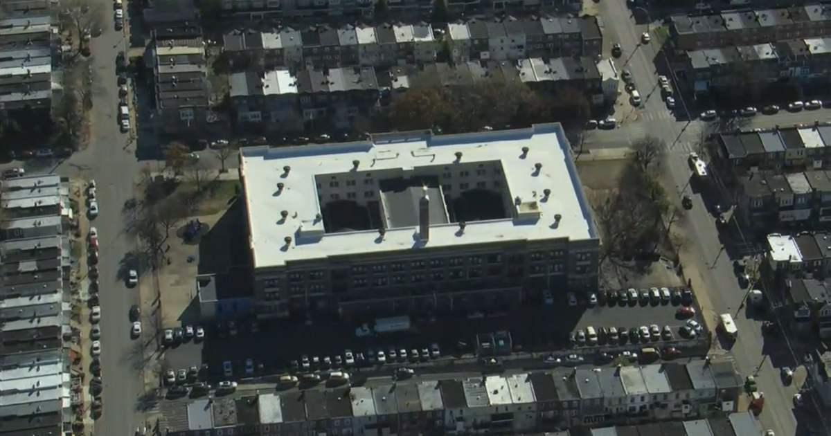 Philly charter school on lockdown after gun found in locker - CBS