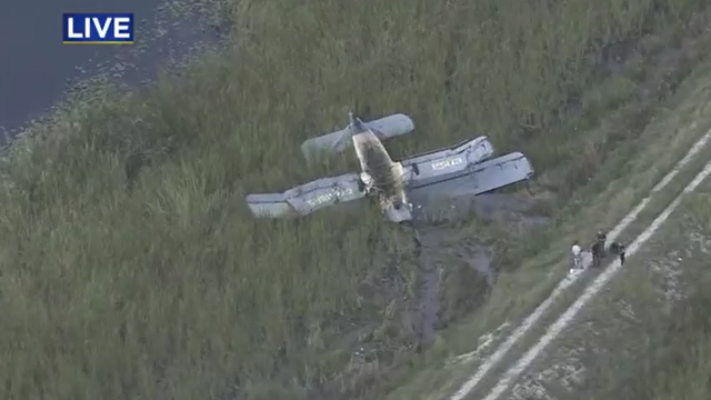 Small plane crash in West Miami-Dade 