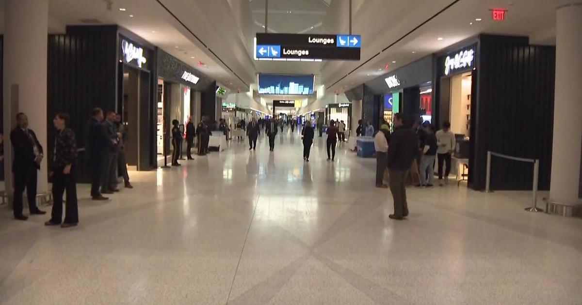 Brand-new Terminal A opens at Newark Liberty International Airport in time  for holiday rush - CBS New York