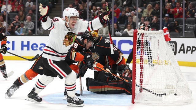 Chicago Blackhawks v Anaheim Ducks 
