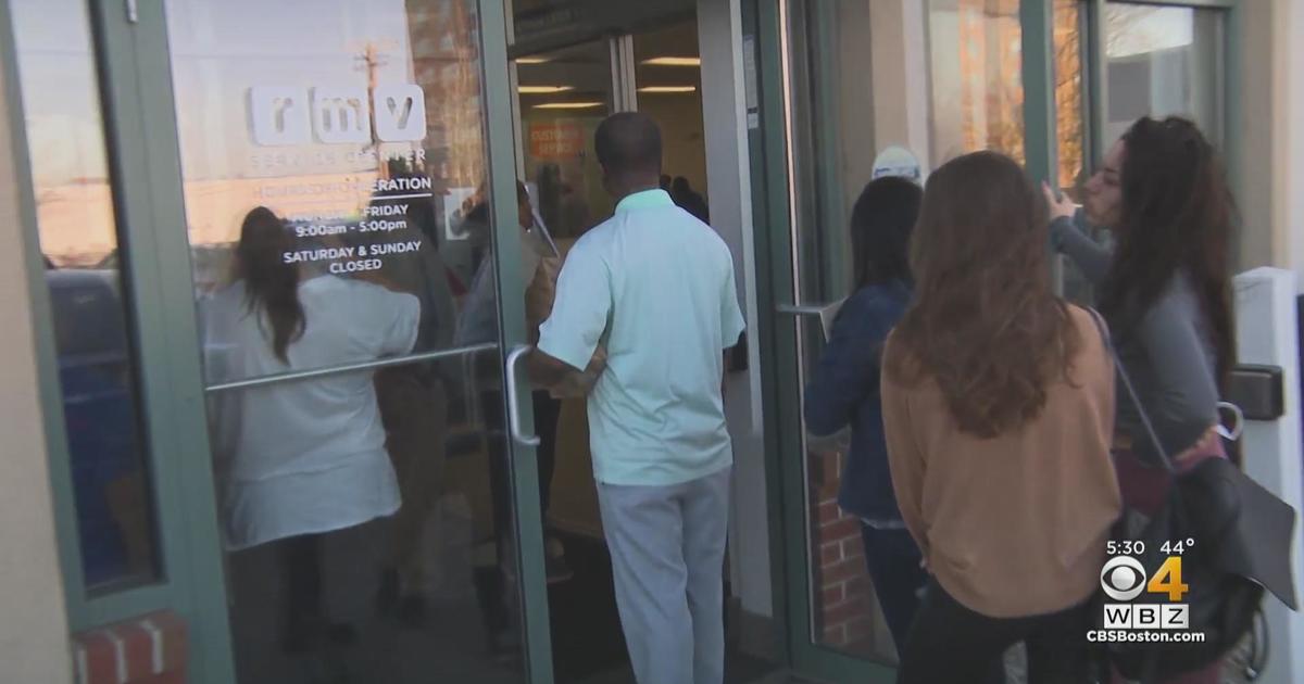 What’s behind the wait times at the Massachusetts RMV?