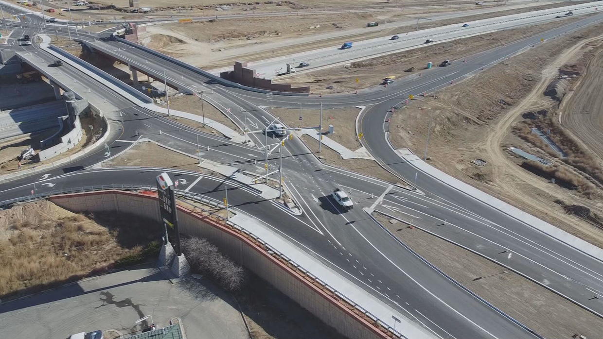 New Diverging Diamond Interchange Puts Drivers On Opposite Side Of Road ...