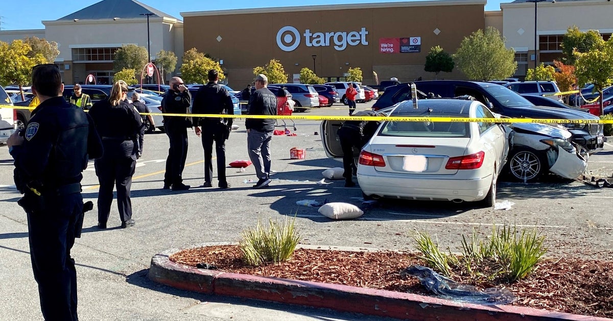 Multivehicle crash in San Mateo Target store parking lot injures 3