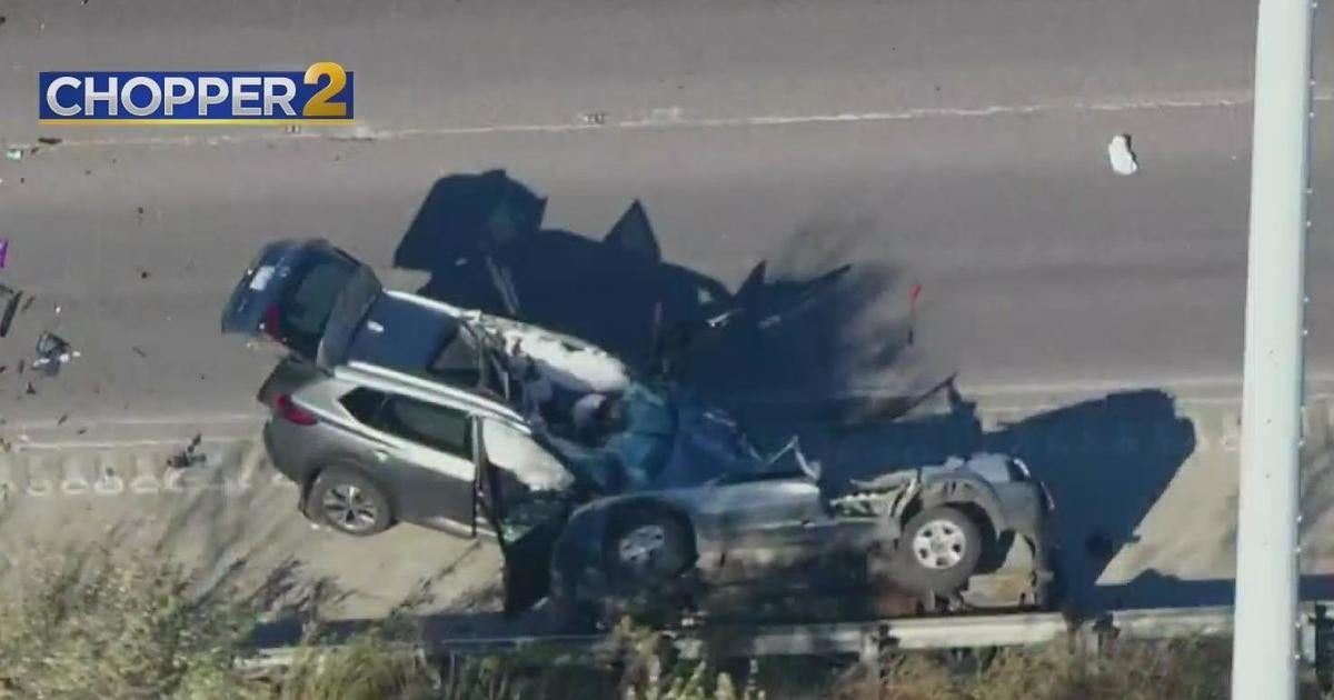 2 People Killed In Stevenson Expressway Crash Cbs Chicago