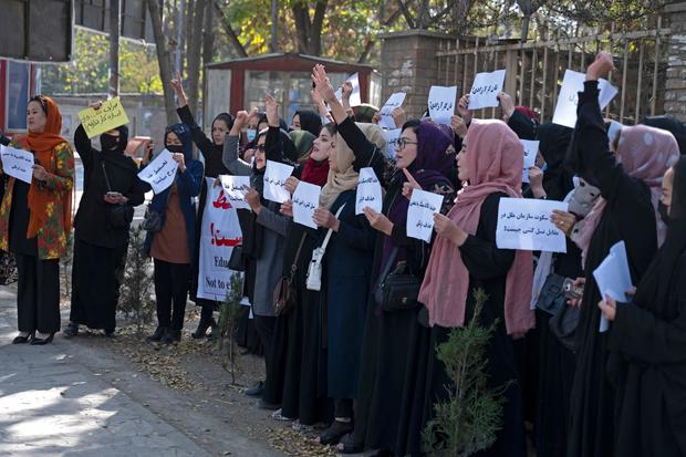 AFGHANISTAN-WOMEN-EDUCATION-PROTEST 